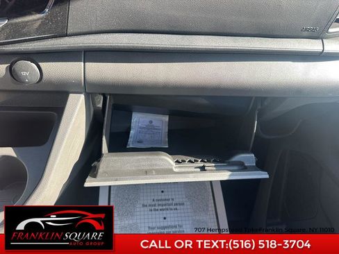 Used 2025 Ford Transit 350 XLT image 29