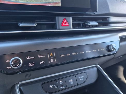 New 2026 Kia Carnival SX FWD image 22