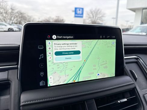 Used 2023 Chevrolet Suburban Z71 image 20