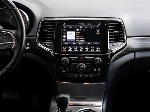 Used 2022 Jeep Grand Cherokee Laredo X AWD/4WD image 34