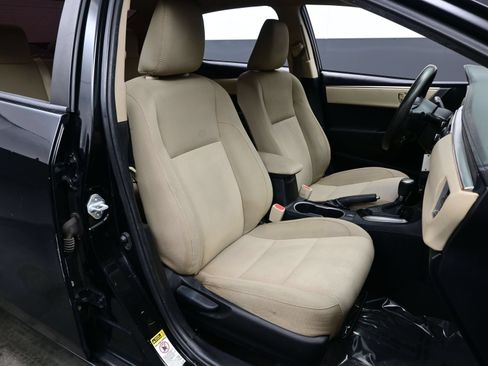 Used 2015 Toyota Corolla LE FWD image 16