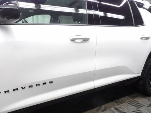 Used 2025 Chevrolet Traverse RS w/ LPO, Floor Liner Package AWD/4WD image 45