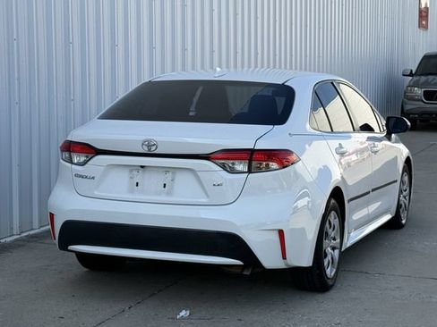 Used 2020 Toyota Corolla LE FWD image 4