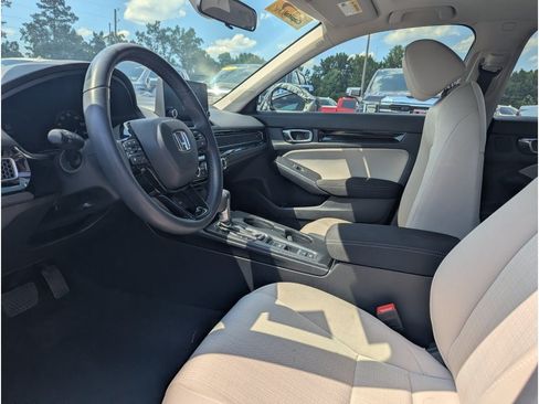 Used 2024 Honda Civic EX image 9