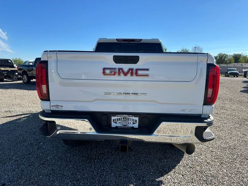 Used 2022 GMC Sierra 3500 SLT w/ SLT Premium Package AWD/4WD image 9