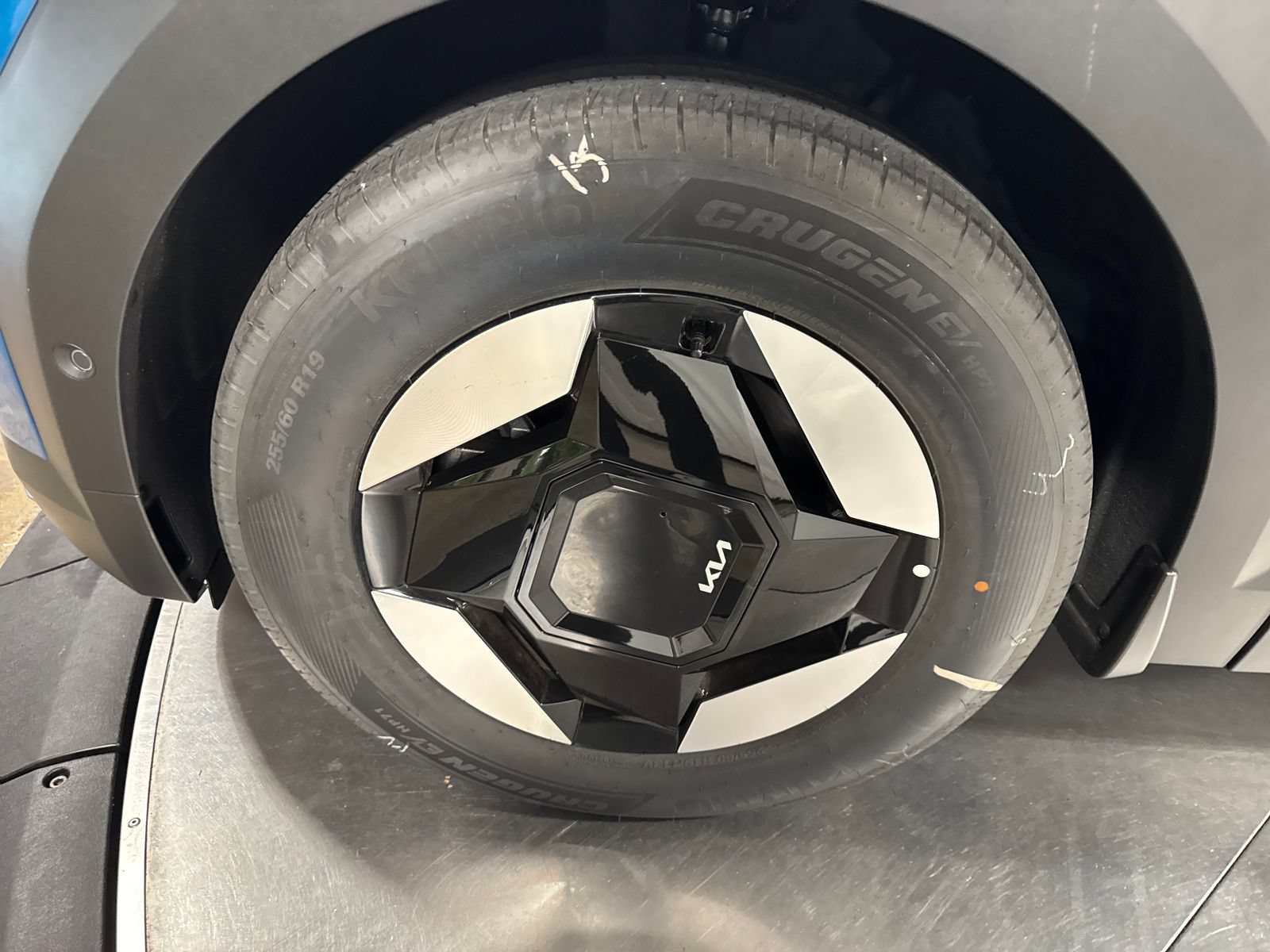New 2026 Kia EV9 Wind AWD/4WD image 2