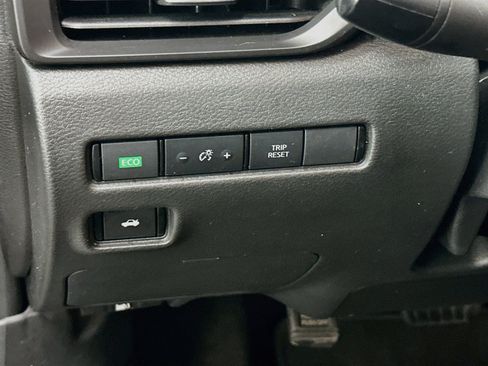 Used 2025 Nissan Sentra S FWD image 17
