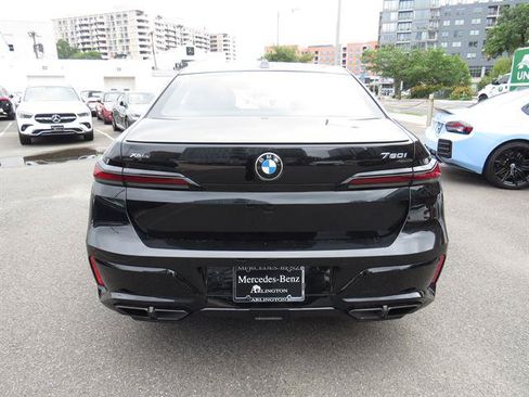 Used 2024 BMW 760i xDrive w/ Executive Package AWD/4WD image 3