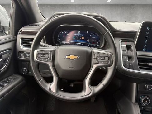 Used 2024 Chevrolet Suburban LT RWD image 21