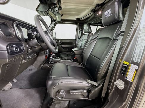 Used 2025 Jeep Wrangler Unlimited Rubicon AWD/4WD image 22
