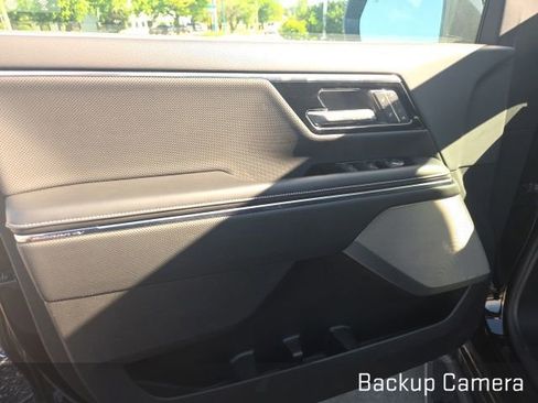 Used 2025 GMC Sierra EV Denali AWD/4WD image 10
