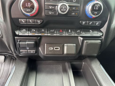 Used 2021 GMC Sierra 1500 SLT w/ SLT Convenience Package AWD/4WD image 28