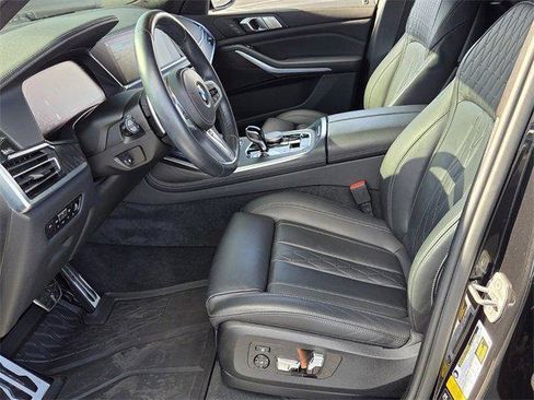 Used 2022 BMW X7 xDrive40i w/ M Sport Package image 9
