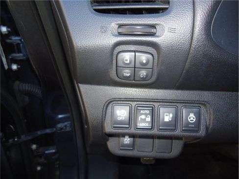 Used 2013 Nissan Leaf S w/ Charger Pkg FWD image 25