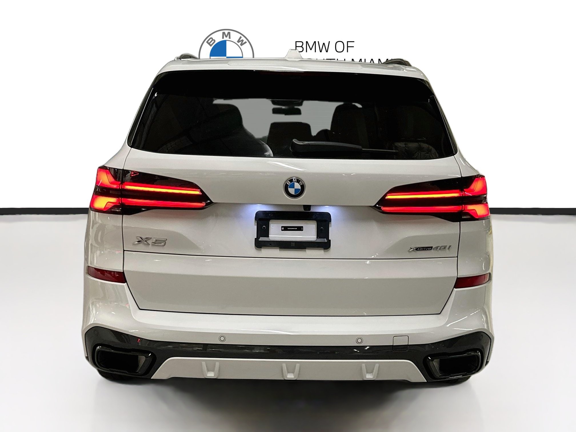 Used 2024 BMW X5 xDrive40i w/ M Sport Package AWD/4WD image 6