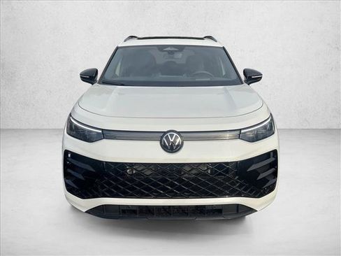 New 2026 Volkswagen Tiguan SE R-Line image 2