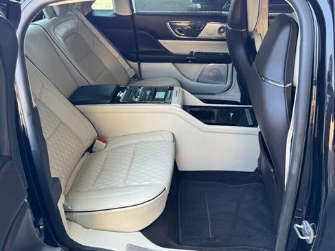 Used 2019 Lincoln Continental Black Label w/ Rear Seat Package image 28