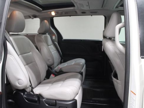 Used 2015 Toyota Sienna Limited Premium w/ Advanced Technology Package FWD image 29