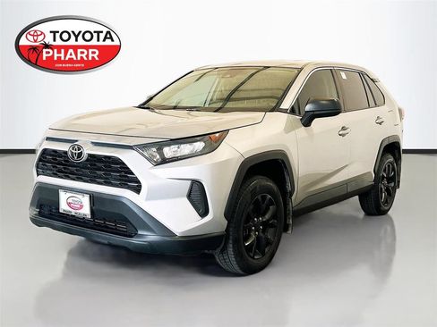 Used 2022 Toyota RAV4 LE FWD image 1