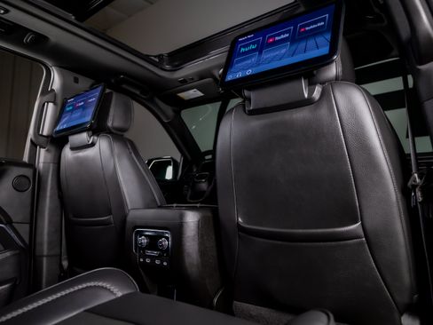 Used 2023 GMC Yukon XL Denali w/ Advanced Technology Package AWD/4WD image 28