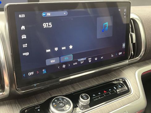 Used 2025 Ford Expedition Max Platinum w/ Platinum Ultimate Package AWD/4WD image 22