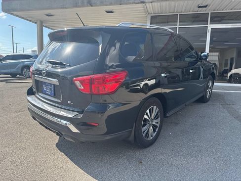 Used 2017 Nissan Pathfinder SL w/ SL Tech Package FWD image 3