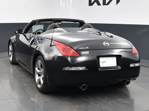 Used 2007 Nissan 350Z Touring RWD image 4