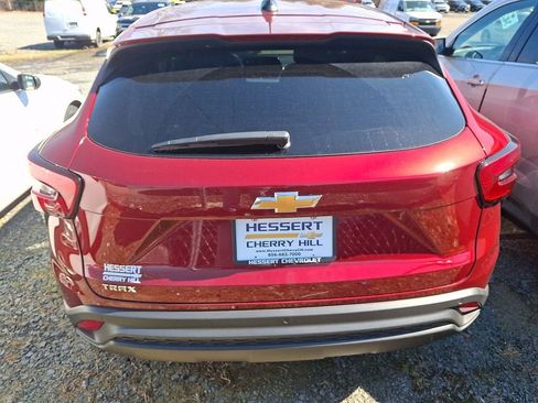 Certified 2025 Chevrolet Trax LS w/ LS Convenience Package image 8