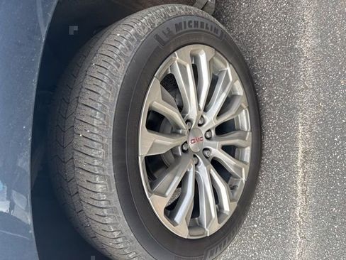 Used 2021 GMC Yukon Denali w/ Denali Premium Package image 26