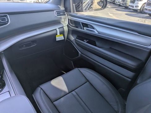 New 2026 Jeep Grand Wagoneer Limited image 18