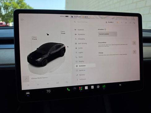 Used 2023 Tesla Model Y Long Range AWD/4WD image 44