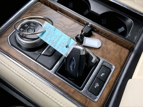 Used 2020 Ford Expedition Platinum image 15