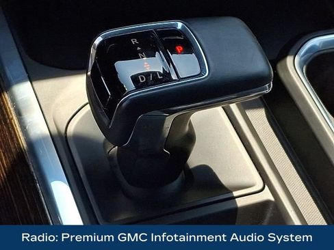 Used 2024 GMC Sierra 1500 Elevation w/ Preferred Package AWD/4WD image 11