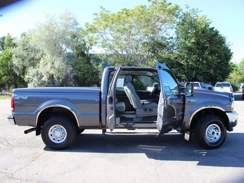 Used 2003 Ford F250 XLT AWD/4WD image 17