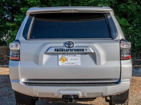Used 2021 Toyota 4Runner SR5 RWD image 4