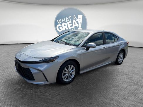 Certified 2025 Toyota Camry LE FWD image 8