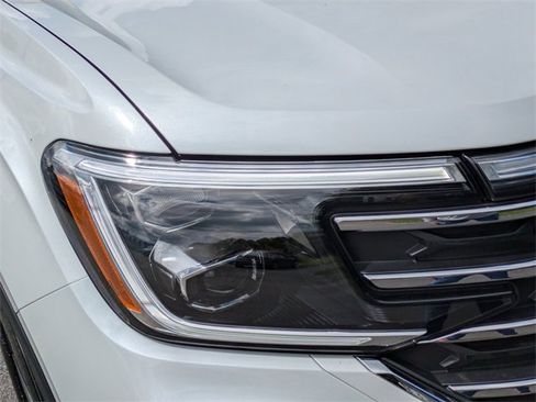 New 2026 Volkswagen Atlas SE image 10