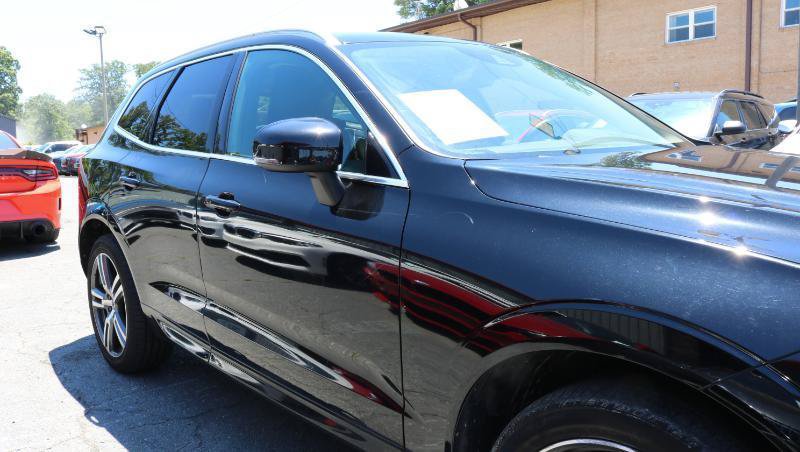 Used 2021 Volvo XC60 T5 Momentum w/ Protection Package Premier FWD image 3