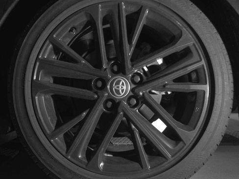 Used 2025 Toyota Camry SE image 11