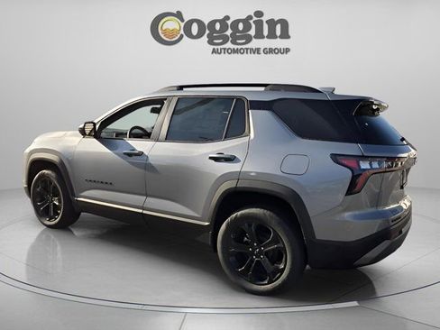 New 2026 Chevrolet Equinox LT w/ Convenience Package II FWD image 3