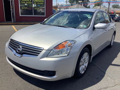 Used 2009 Nissan Altima 2.5 S w/ Emergency Aid Pkg FWD image 3