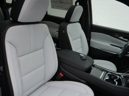 New 2026 Chevrolet Traverse High Country image 23