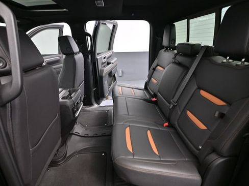 Used 2024 GMC Sierra 2500 AT4 w/ AT4 Preferred Package AWD/4WD image 46