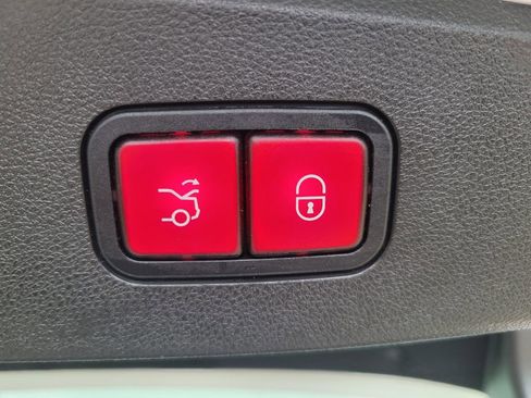 Used 2016 Mercedes-Benz E 350 4MATIC Sedan image 65