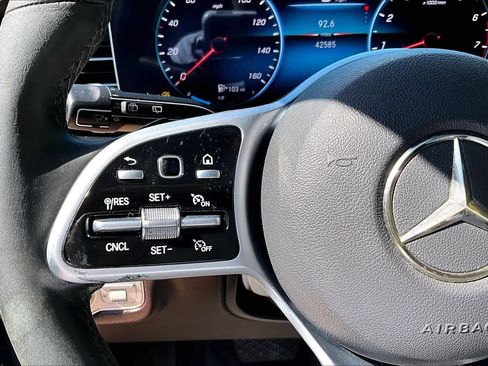 Used 2020 Mercedes-Benz GLE 350 4MATIC w/ Premium Package image 24