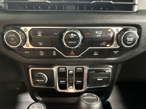 Used 2024 Jeep Gladiator Sport AWD/4WD image 21