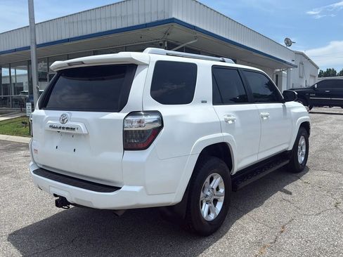 Used 2018 Toyota 4Runner SR5 RWD image 5