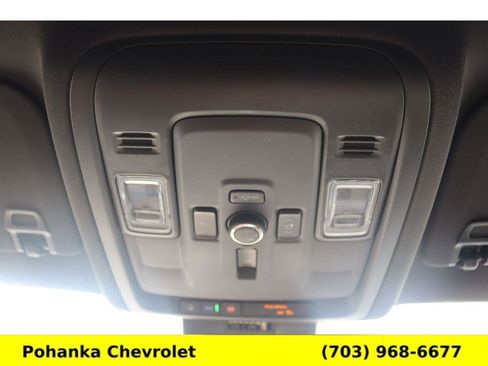 Used 2025 Chevrolet Suburban Premier image 17