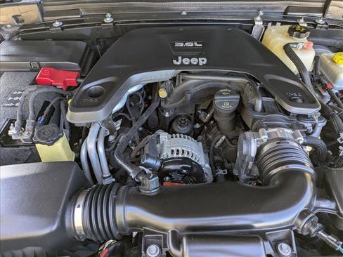 Used 2018 Jeep Wrangler Unlimited Sport S image 22