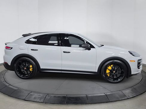 Certified 2026 Porsche Cayenne Turbo GT AWD/4WD image 8